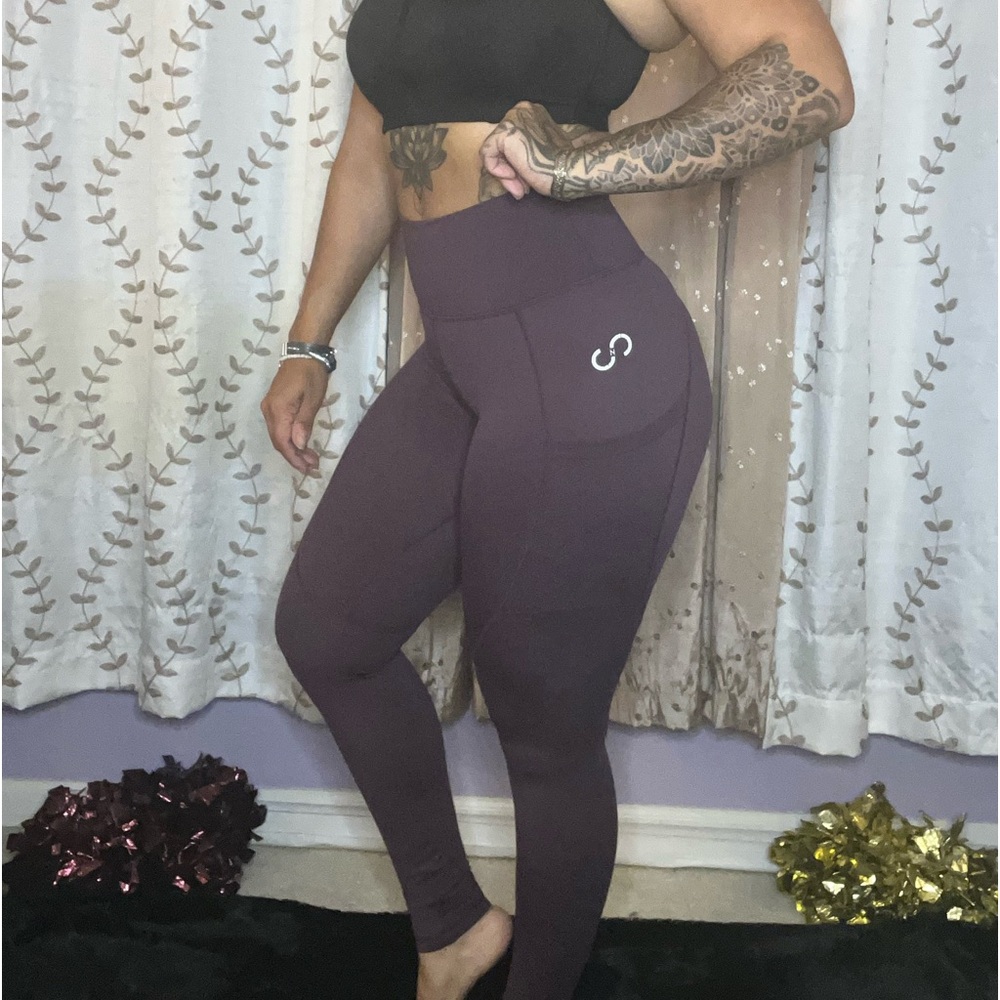 Curves n Combatboots plum leggings with pockets